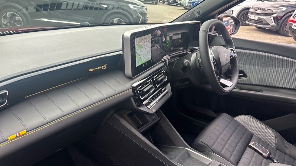 Renault 4 110kW Iconic+ 52kWh Comfort range 5dr Auto Electric Estate - Image 9