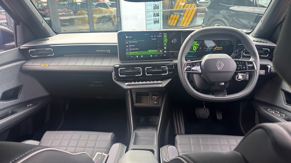 Renault 4 110kW Iconic+ 52kWh Comfort range 5dr Auto Electric Estate - Image 10