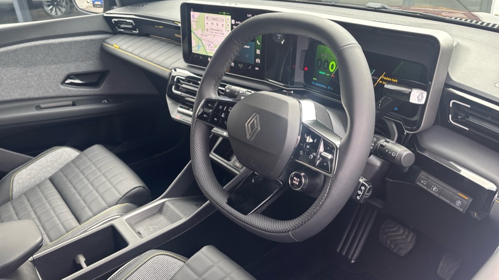 Renault 4 110kW Iconic+ 52kWh Comfort range 5dr Auto Electric Estate - Image 11