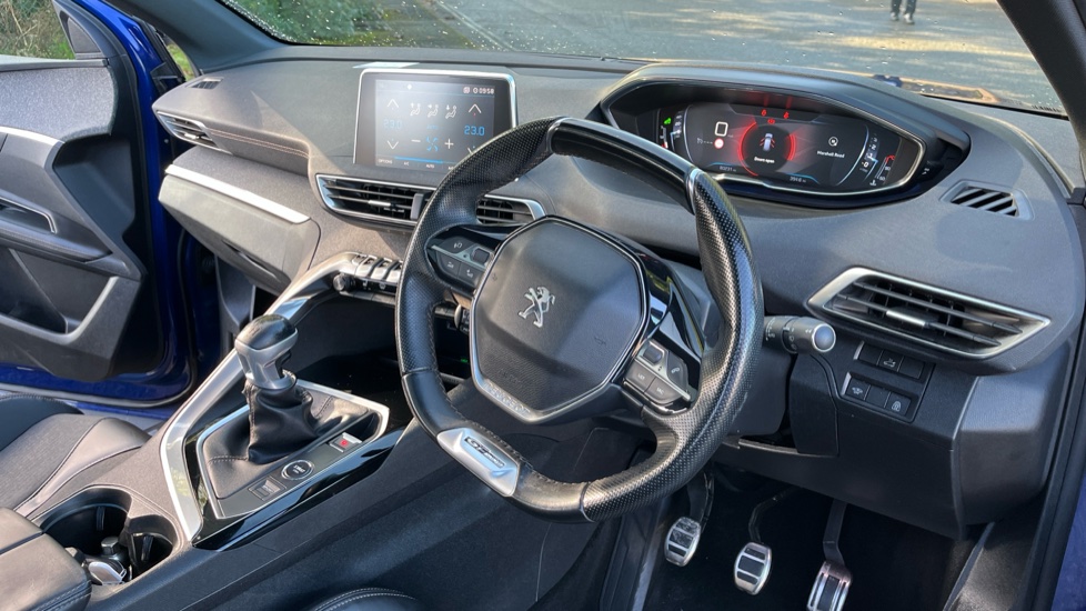 Peugeot 3008 1.5 BlueHDi GT Line Premium 5dr Diesel Estate - Image 11