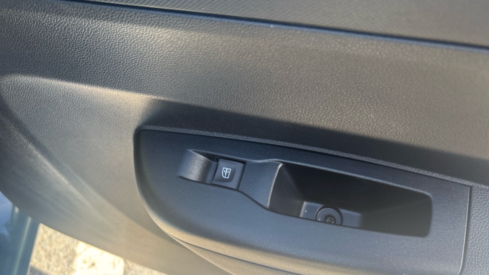 Dacia Spring 27kWh Extreme 65 48kW 5dr Auto Electric Hatchback - Image 26