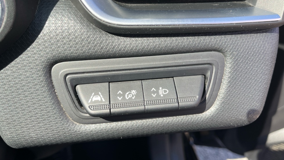 Renault Clio 1.0 TCe 90 Iconic 5dr Petrol Hatchback - Image 25