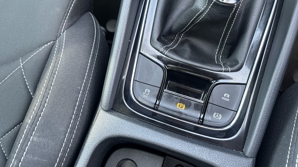 Skoda Karoq 1.5 TSI Sportline 5dr Petrol Estate - Image 40