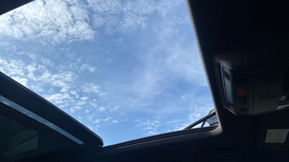 Skoda Karoq 1.5 TSI Sportline 5dr Petrol Estate - Image 44