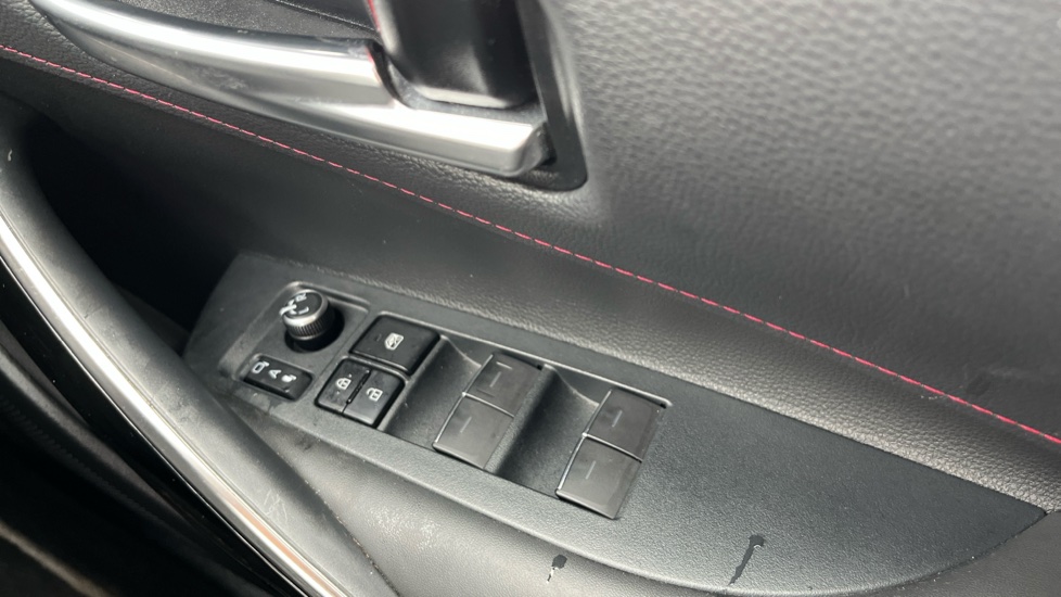 Toyota Corolla 1.8 VVT-i Hybrid Excel 5dr CVT Hybrid Hatchback - Image 8