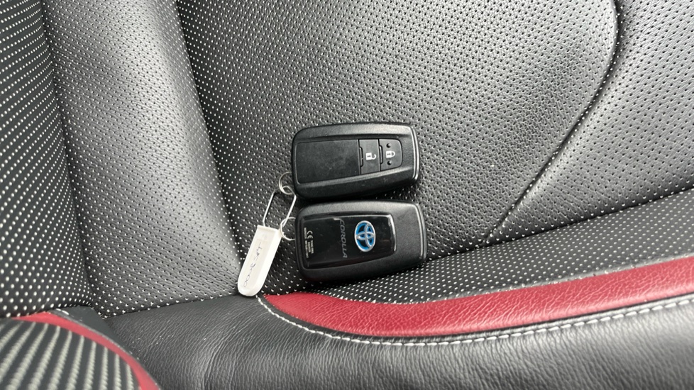 Toyota Corolla 1.8 VVT-i Hybrid Excel 5dr CVT Hybrid Hatchback - Image 20