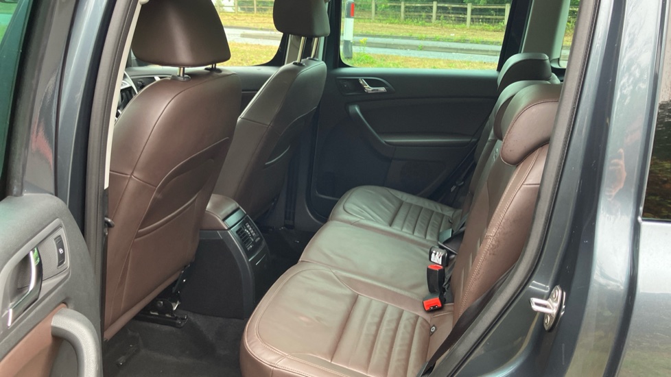 Skoda Yeti Outdoor 1.4 TSI Laurin + Klement 4x4 5dr Petrol Estate - Image 16