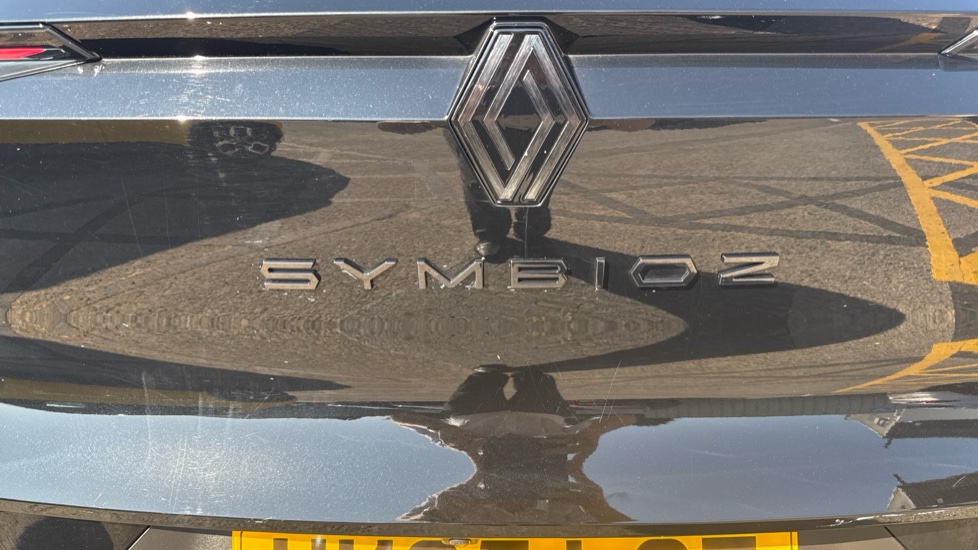 Renault Symbioz 1.6 E-Tech FHEV 145 Techno Esprit Alpine 5dr Auto Hybrid Estate - Image 45