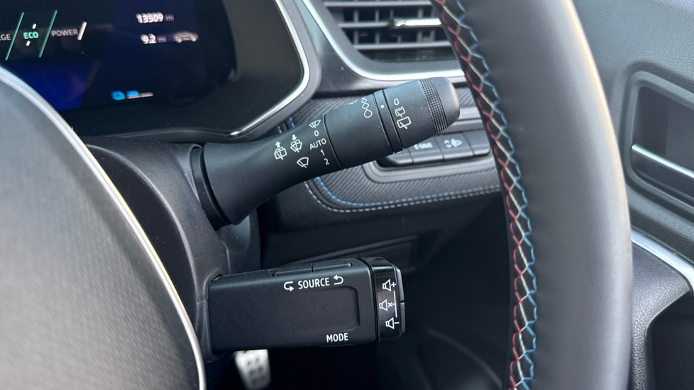 Renault Symbioz 1.6 E-Tech FHEV 145 Techno Esprit Alpine 5dr Auto Hybrid Estate - Image 24