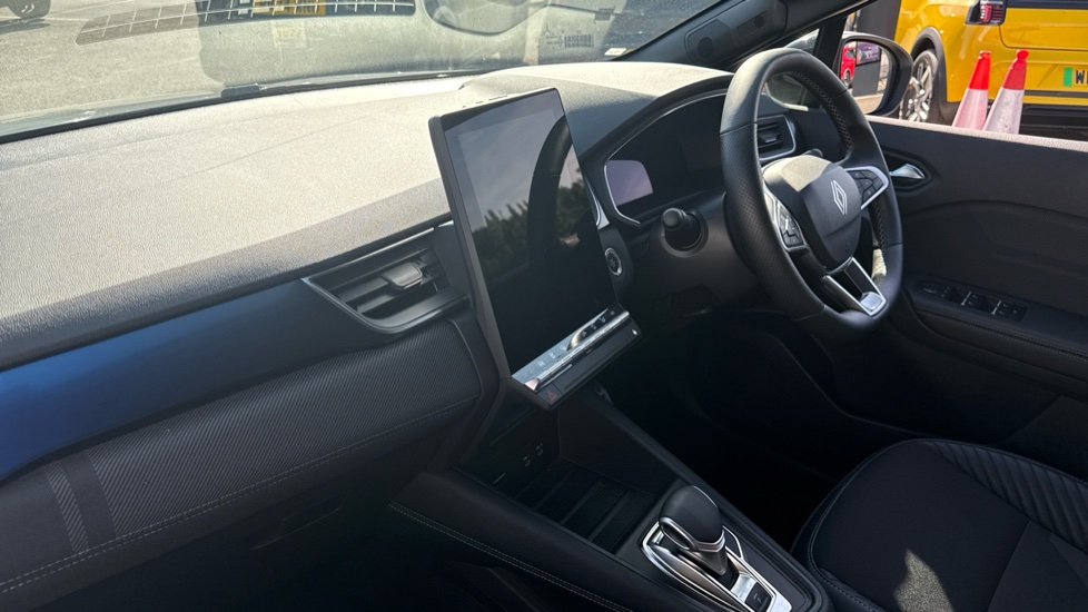 Renault Symbioz 1.6 E-Tech FHEV 145 Techno Esprit Alpine 5dr Auto Hybrid Estate - Image 9