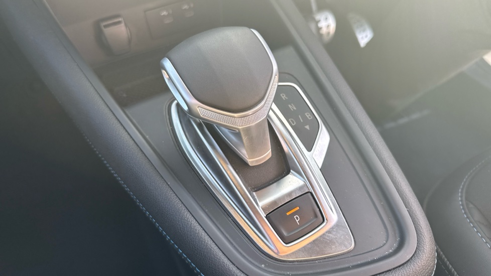 Renault Symbioz 1.6 E-Tech FHEV 145 Techno Esprit Alpine 5dr Auto Hybrid Estate - Image 13