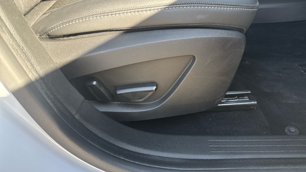 Renault Symbioz 1.6 E-Tech FHEV 145 Techno Esprit Alpine 5dr Auto Hybrid Estate - Image 35