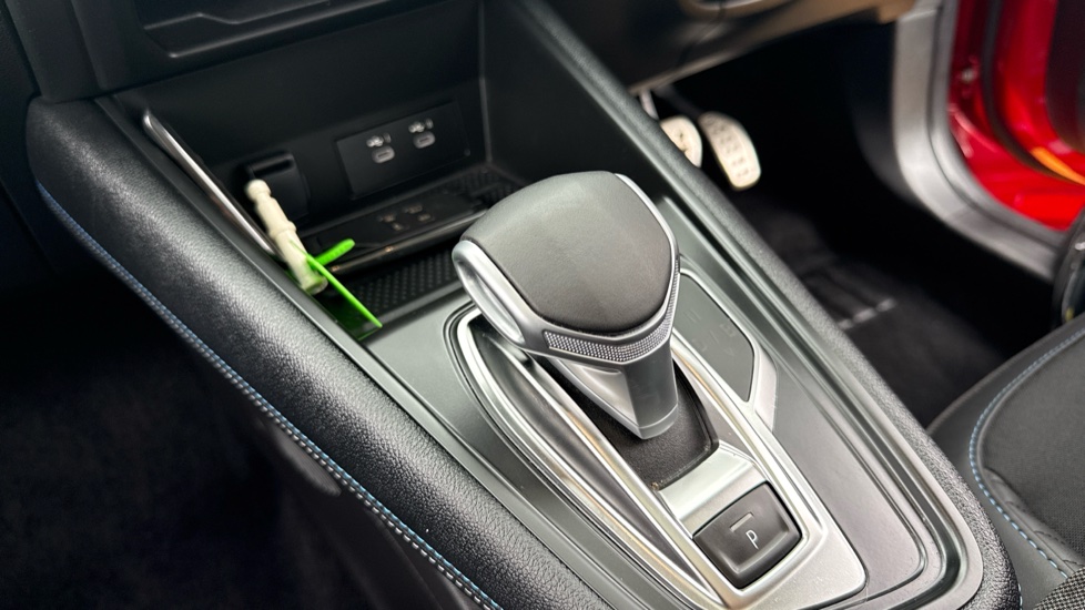 Renault Symbioz 1.6 E-Tech FHEV 145 Iconic Esprit Alpine 5dr Auto Hybrid Estate - Image 13