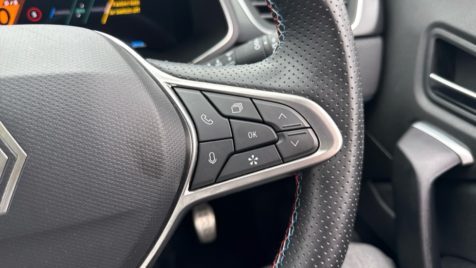Renault Symbioz 1.6 E-Tech FHEV 145 Iconic Esprit Alpine 5dr Auto Hybrid Estate - Image 46