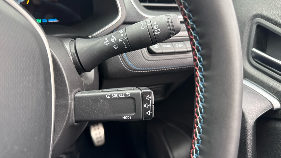 Renault Symbioz 1.6 E-Tech FHEV 145 Iconic Esprit Alpine 5dr Auto Hybrid Estate - Image 48