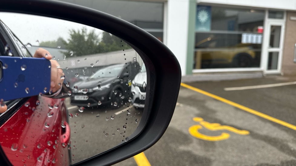 Renault Symbioz 1.6 E-Tech FHEV 145 Iconic Esprit Alpine 5dr Auto Hybrid Estate - Image 51