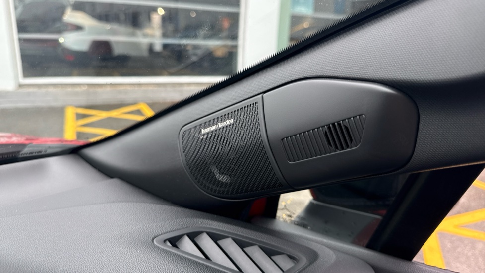 Renault Symbioz 1.6 E-Tech FHEV 145 Iconic Esprit Alpine 5dr Auto Hybrid Estate - Image 57