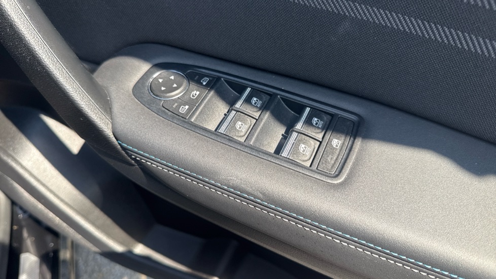 Renault Symbioz 1.6 E-Tech FHEV 145 Techno Esprit Alpine 5dr Auto Hybrid Estate - Image 33