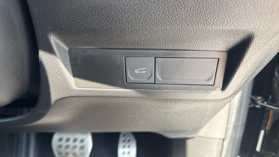 Renault Symbioz 1.6 E-Tech FHEV 145 Techno Esprit Alpine 5dr Auto Hybrid Estate - Image 35