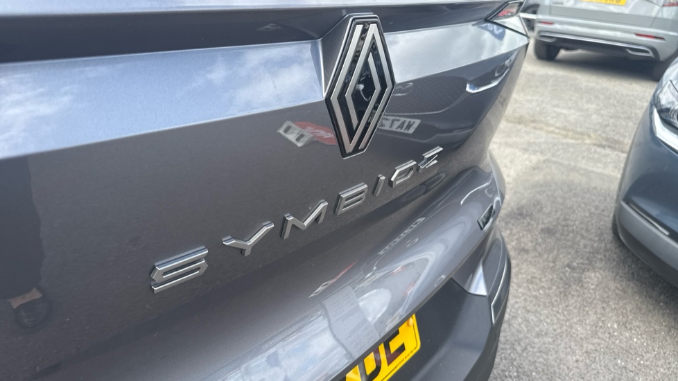 Renault Symbioz 1.6 E-Tech FHEV 145 Techno 5dr Auto Hybrid Estate - Image 31