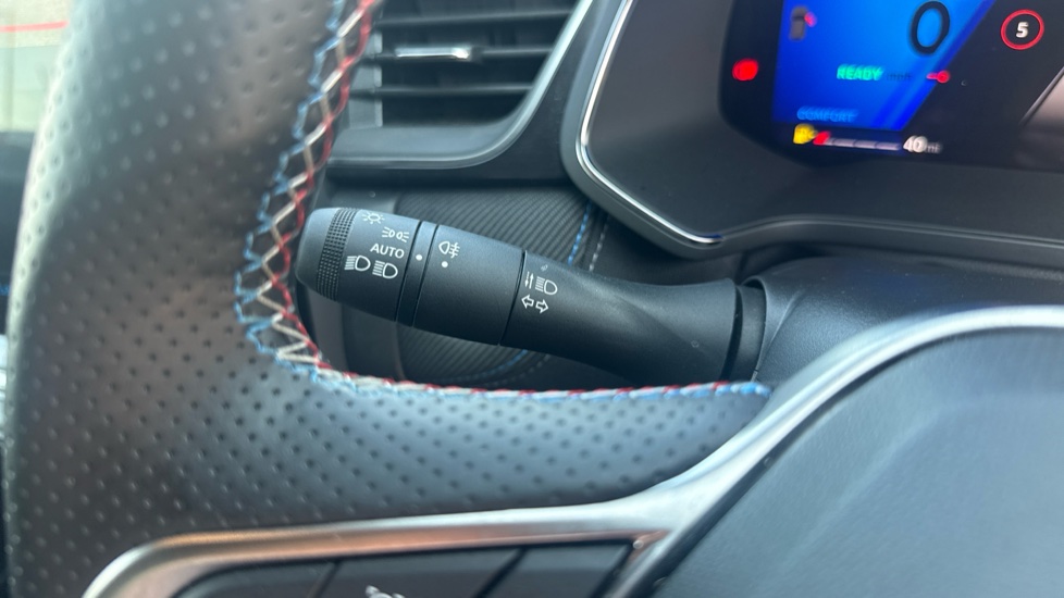 Renault Symbioz 1.8 E-Tech FHEV 160 Techno Esprit Alpine 5dr Auto Hybrid Estate - Image 42