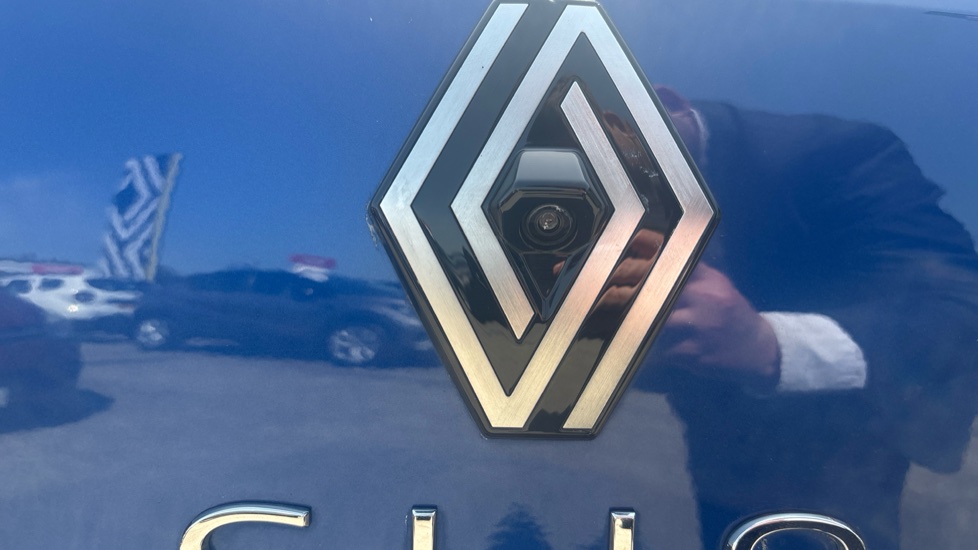 Renault Clio 1.0 TCe 90 Techno 5dr Petrol Hatchback - Image 21