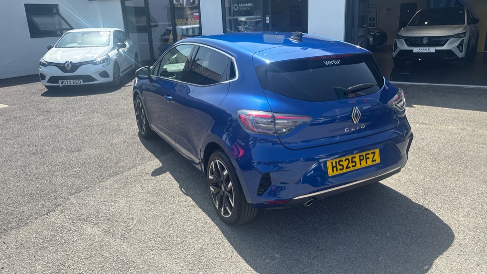 Renault Clio 1.0 TCe 90 Techno 5dr Petrol Hatchback - Image 30