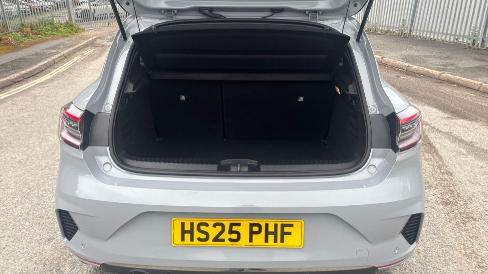 Renault Clio 1.0 TCe 90 Techno 5dr Petrol Hatchback - Image 4