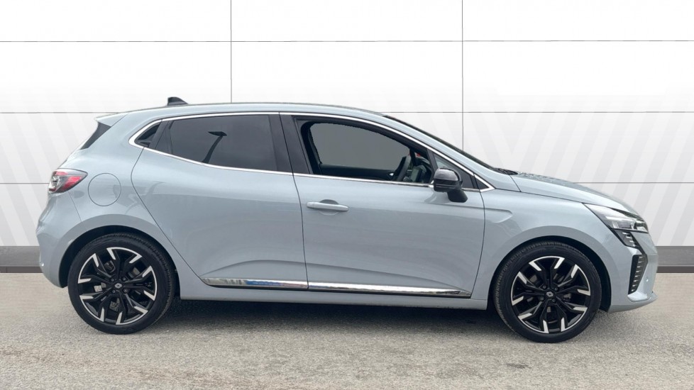 Renault Clio 1.0 TCe 90 Techno 5dr Petrol Hatchback - Image 5
