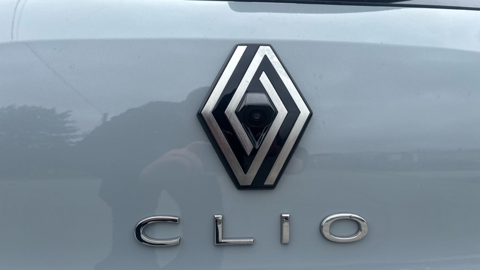 Renault Clio 1.0 TCe 90 Techno 5dr Petrol Hatchback - Image 24