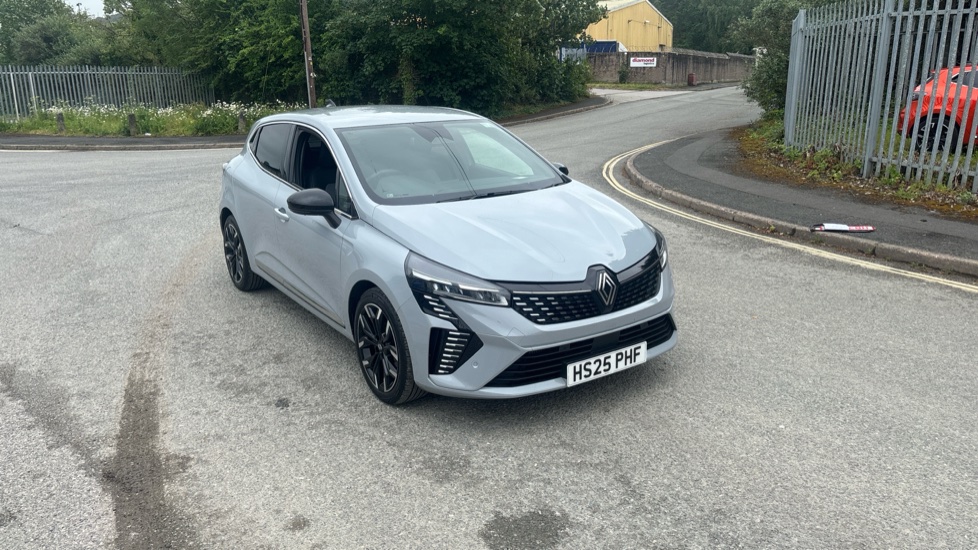 Renault Clio 1.0 TCe 90 Techno 5dr Petrol Hatchback - Image 29