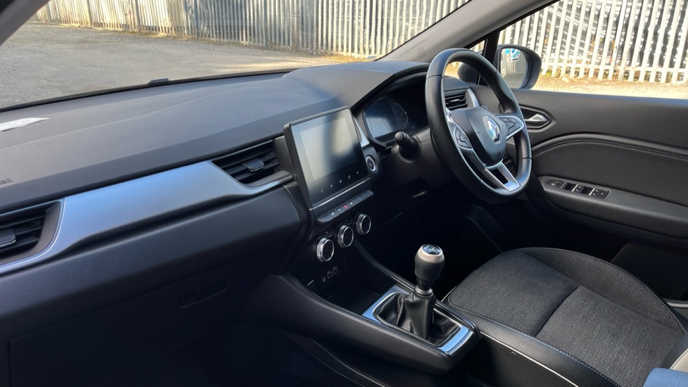 Renault Captur 1.0 TCE 90 Techno 5dr Petrol Hatchback - Image 9