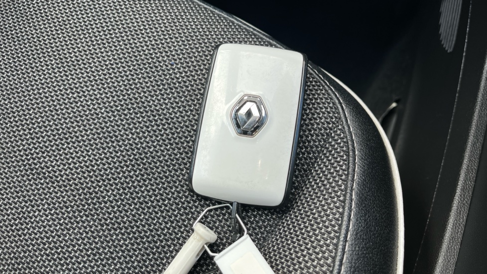 Renault Captur 1.0 TCE 90 Techno 5dr Petrol Hatchback - Image 20
