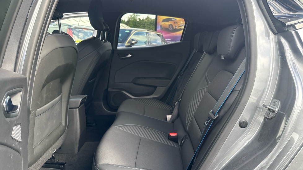 Renault Clio 1.0 TCe 90 Esprit Alpine 5dr Petrol Hatchback - Image 16