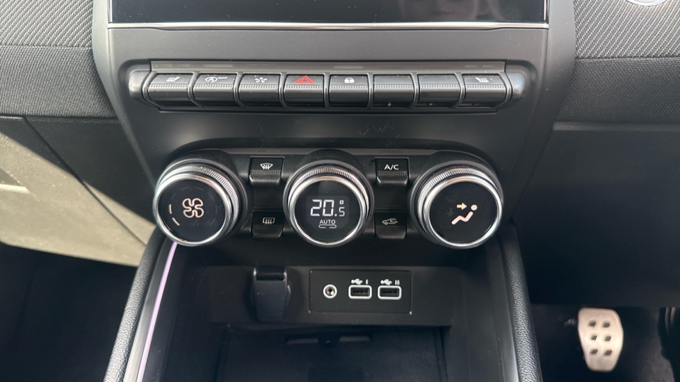 Renault Clio 1.0 TCe 90 Esprit Alpine 5dr Petrol Hatchback - Image 34