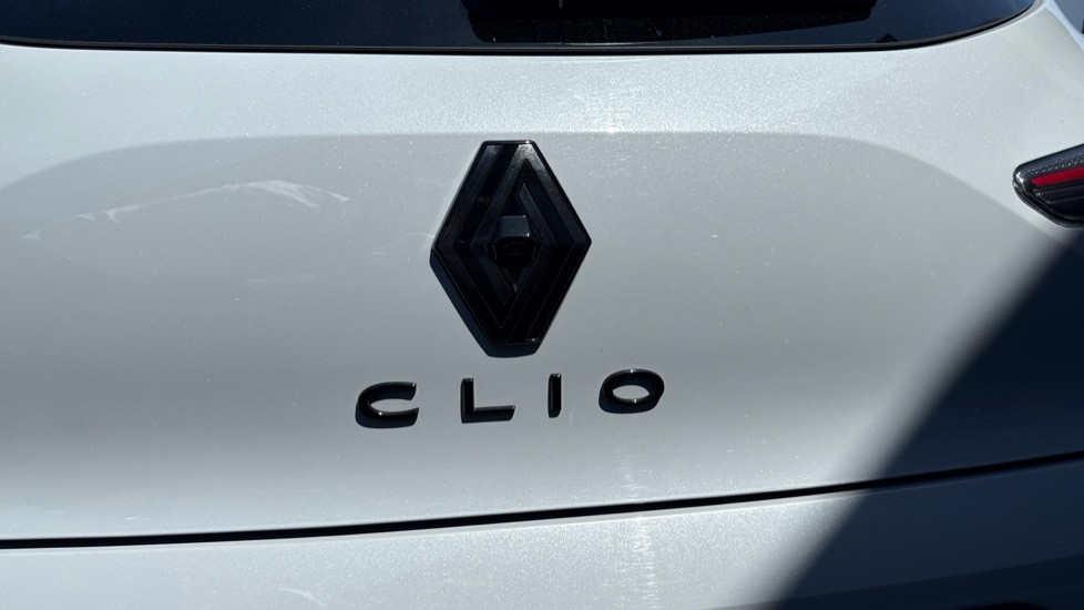 Renault Clio 1.0 TCe 90 Esprit Alpine 5dr Petrol Hatchback - Image 42