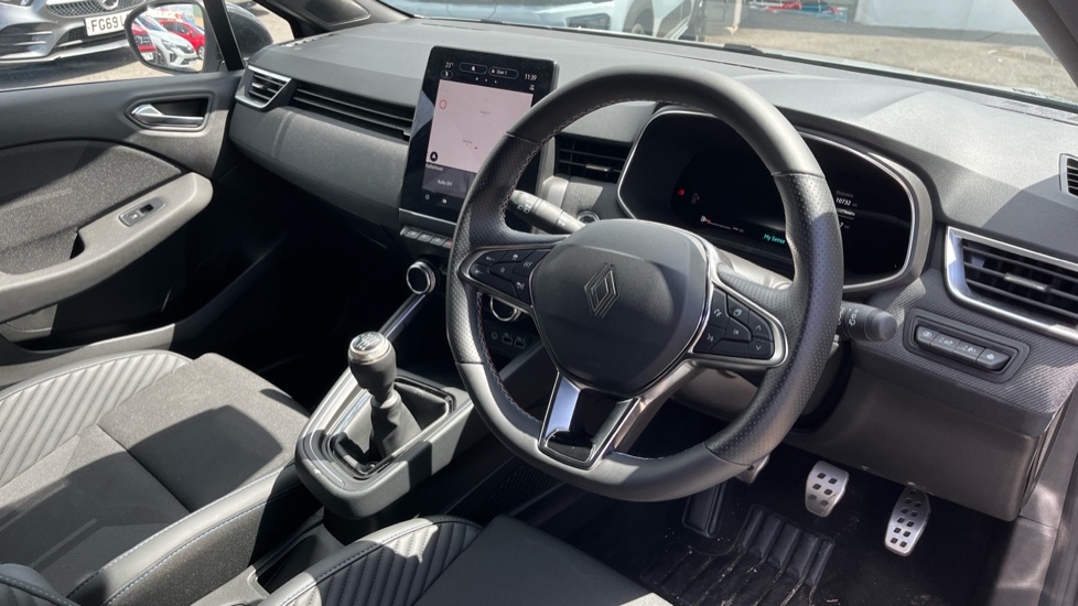 Renault Clio 1.0 TCe 90 Esprit Alpine 5dr Petrol Hatchback - Image 11