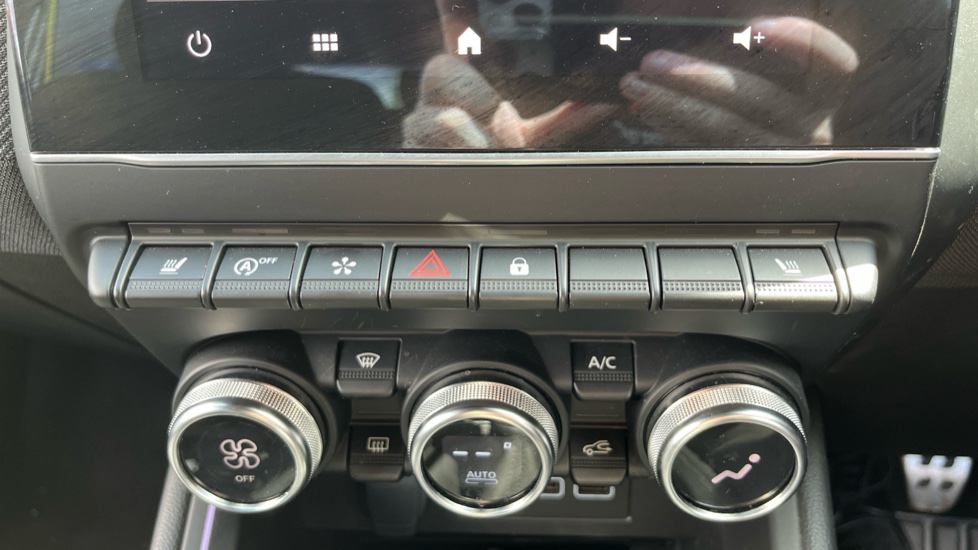 Renault Clio 1.0 TCe 90 Esprit Alpine 5dr Petrol Hatchback - Image 32