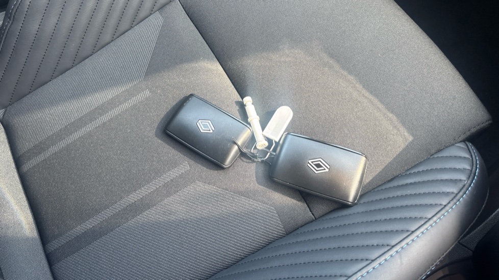 Renault Clio 1.0 TCe 90 Esprit Alpine 5dr Petrol Hatchback - Image 20