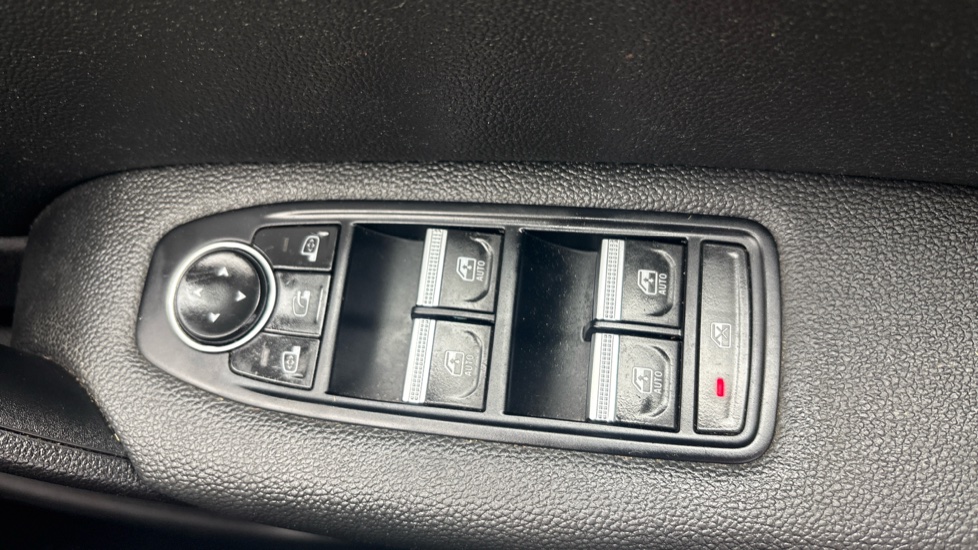 Renault Captur 1.0 TCE 90 Techno 5dr Petrol Hatchback - Image 8