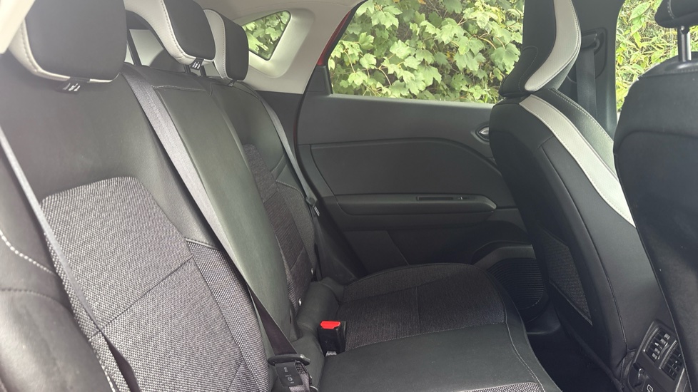 Renault Captur 1.0 TCE 90 Techno 5dr Petrol Hatchback - Image 16