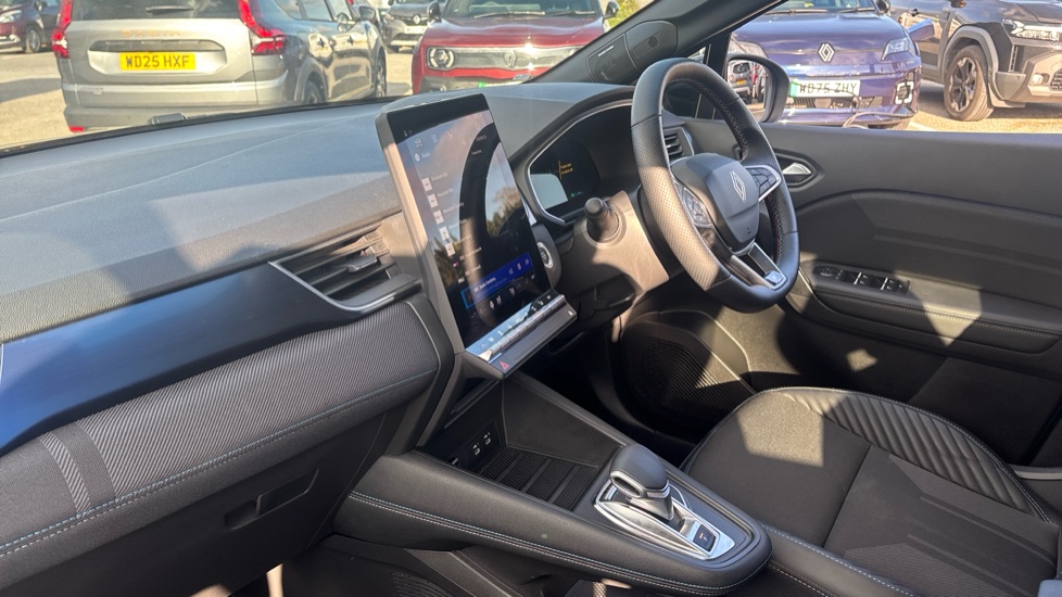 Renault Symbioz 1.6 E-Tech FHEV 145 Iconic Esprit Alpine 5dr Auto Hybrid Estate - Image 9