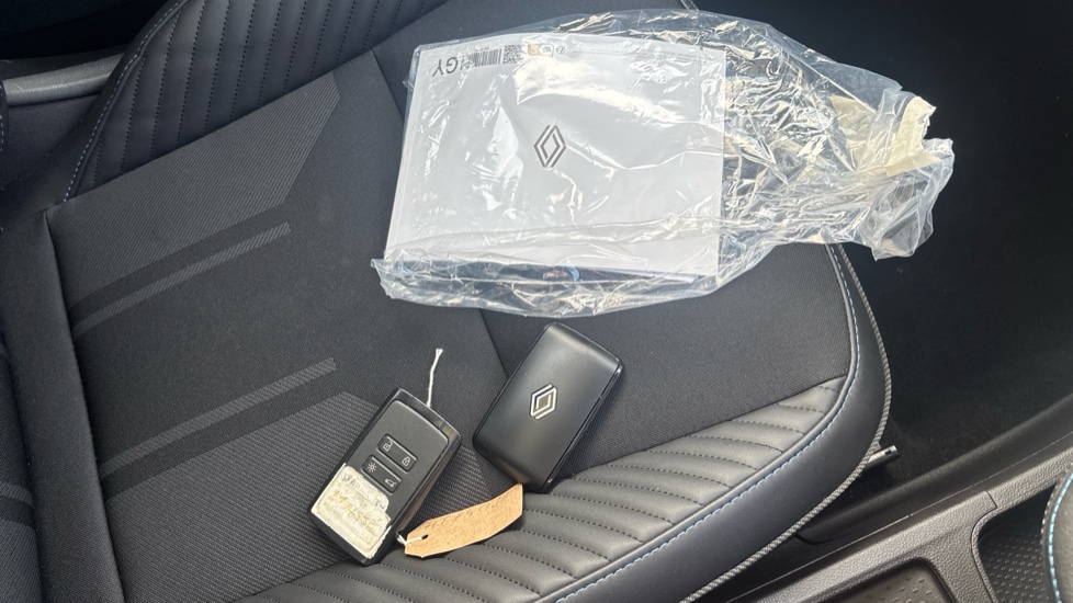 Renault Symbioz 1.6 E-Tech FHEV 145 Iconic Esprit Alpine 5dr Auto Hybrid Estate - Image 19