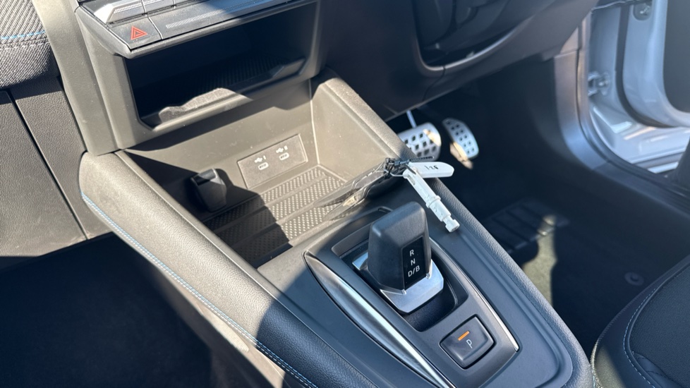 Renault Symbioz 1.8 E-Tech FHEV 160 Techno Esprit Alpine 5dr Auto Hybrid Estate - Image 13