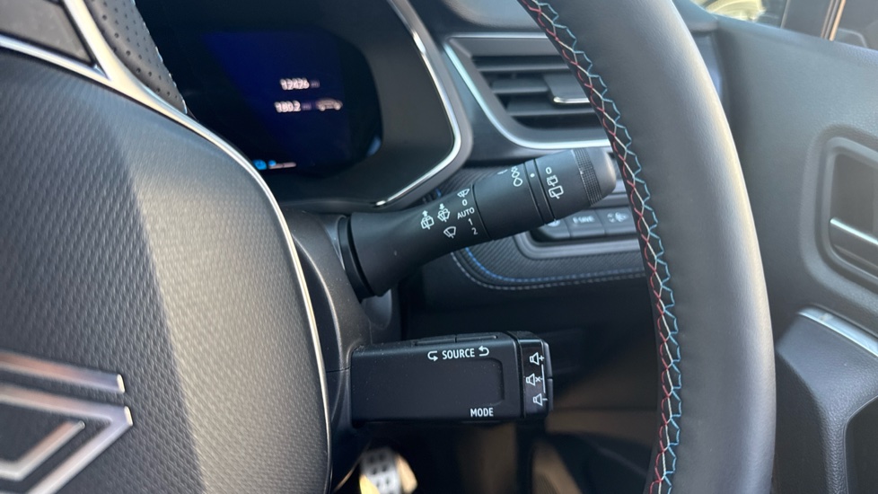 Renault Symbioz 1.8 E-Tech FHEV 160 Techno Esprit Alpine 5dr Auto Hybrid Estate - Image 24