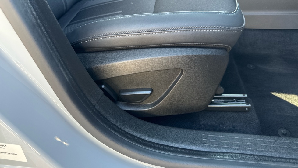 Renault Symbioz 1.8 E-Tech FHEV 160 Techno Esprit Alpine 5dr Auto Hybrid Estate - Image 36