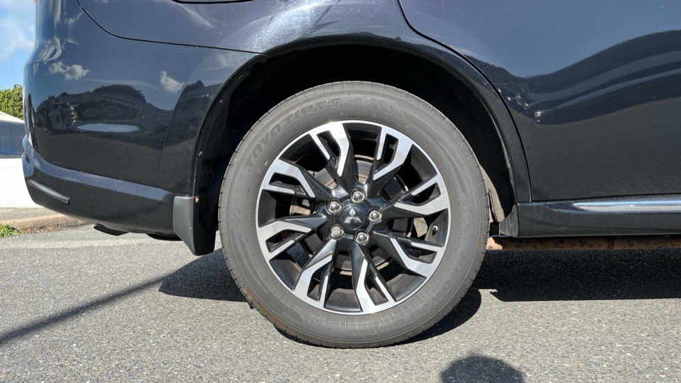 Mitsubishi Outlander 2.0 PHEV GX4hs 5dr Auto Estate - Image 7