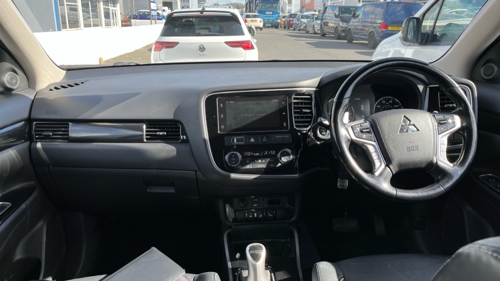 Mitsubishi Outlander 2.0 PHEV GX4hs 5dr Auto Estate - Image 10