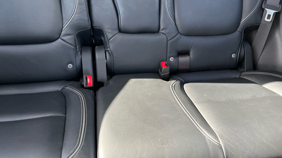 Mitsubishi Outlander 2.0 PHEV GX4hs 5dr Auto Estate - Image 17