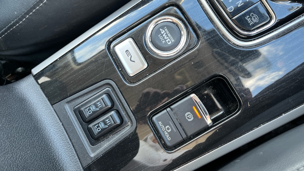 Mitsubishi Outlander 2.0 PHEV GX4hs 5dr Auto Estate - Image 21